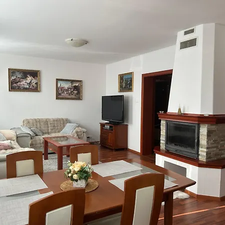 Holiday home Dom Pri Vezi *