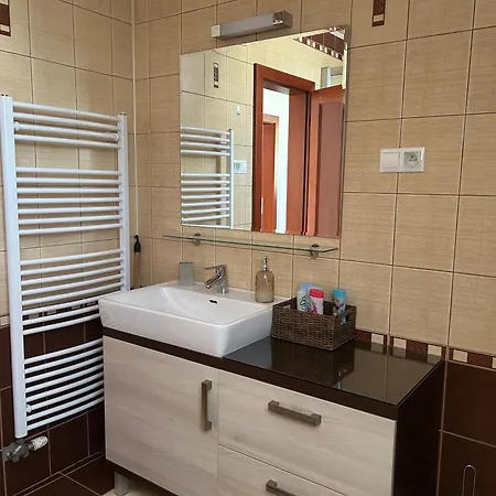 Holiday home Dom Pri Vezi *